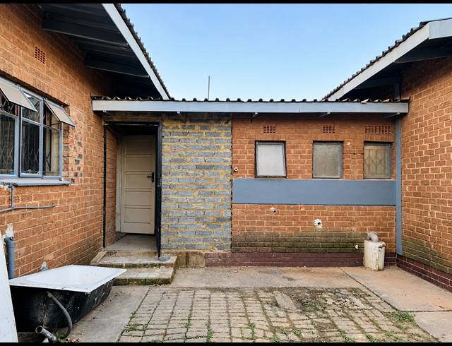 3 BEDROOM FREEHOLD FOR SALE IN VANDERBIJLPARK SW 1